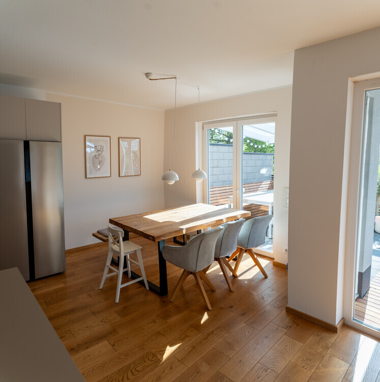 Moderne Erdgeschoßwohnung mit Sauna & Garten