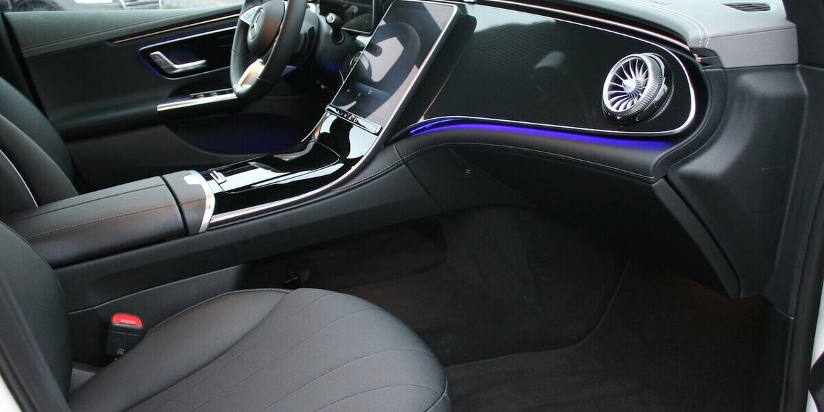 Mercedes-Benz EQE 300 Mercedes Garantie bis 2031 12.000 km 47.400 &euro; Badem 54657