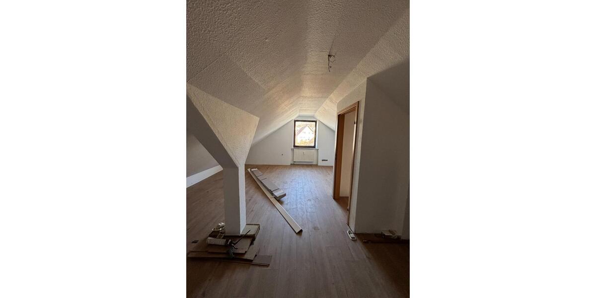 Etagenwohnung Bad Wünnenberg - 4 Zimmer, 110 m&sup2;, 1.100&euro; | Angebot:25305993