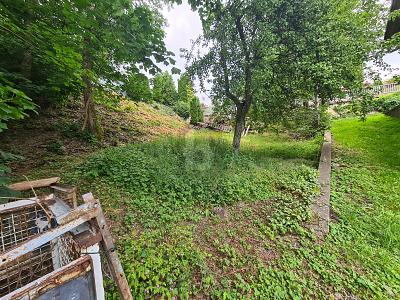GERÄUMIGES BAUPARADIES MIT 6 GARAGEN zimmer