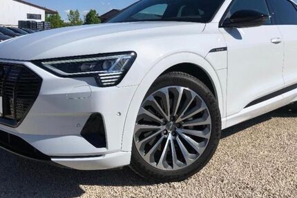 Audi e-tron 44.653 km 28.799 &euro; Langenmosen 86571