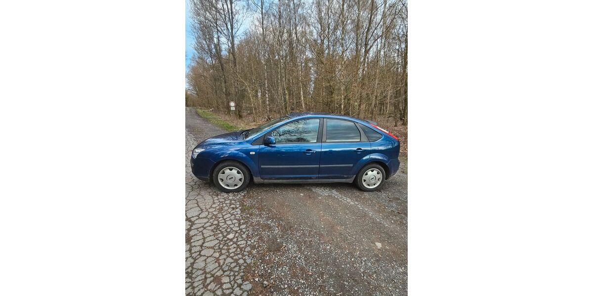 Ford Focus 134.000 km 2.590 &euro; Frankenberg Eder 35066