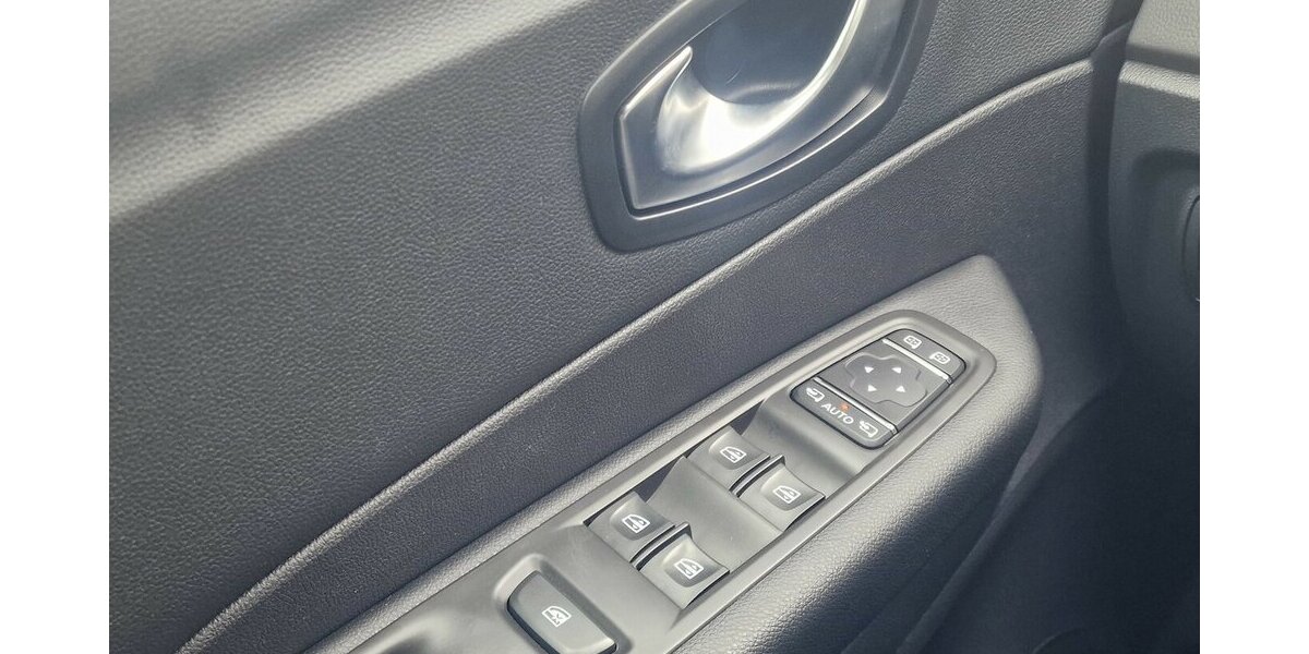 Renault Captur Version S Klimaautomatik LED 77.000 km 13.998 &euro; Landau 76829