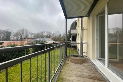*** Helle kleine 3 Zimmer * Wohnung * Balkon * Wannenbad * 15.03.25 ***