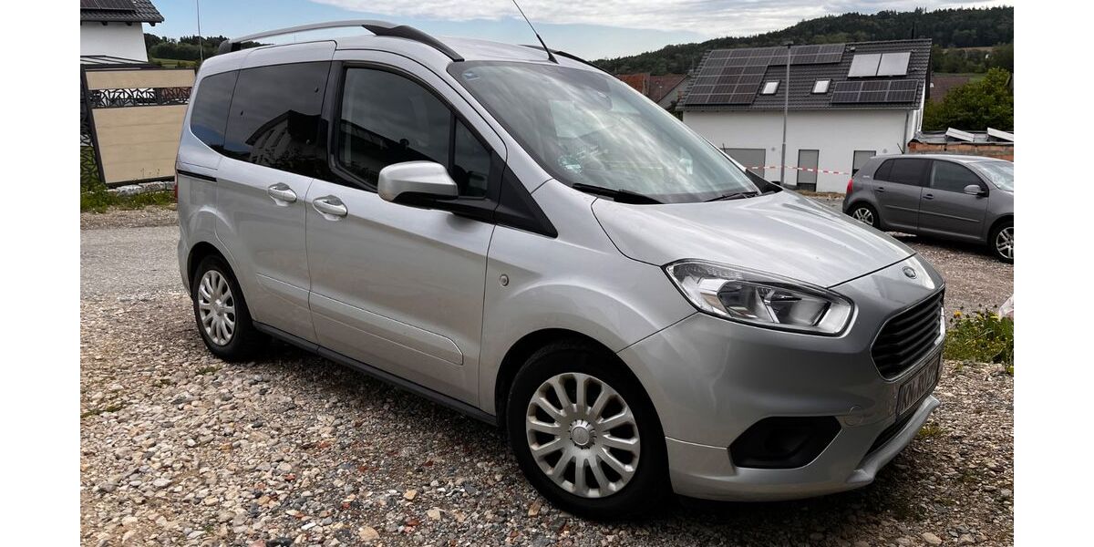 Ford Tourneo Courier 107.000 km 10.400 &euro; Stockach 78333