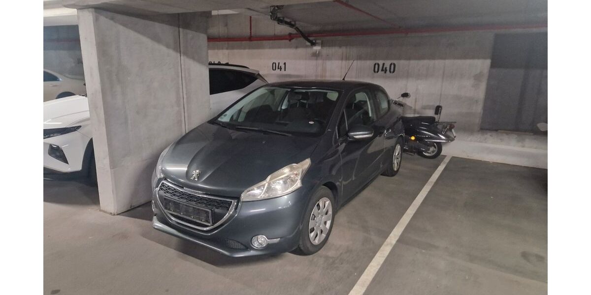 Peugeot 208 177.000 km 2.950 &euro; München 81379