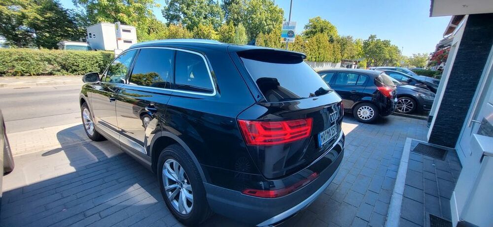 Q7