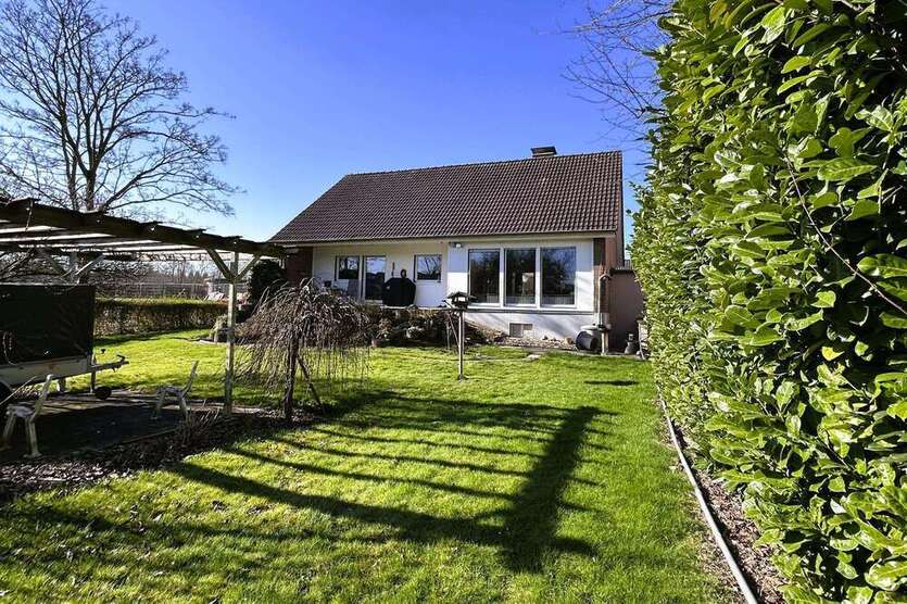 Haus zum Kaufen in Meerbusch 560.000 € 97.72 m²