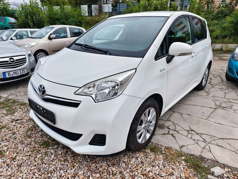 Toyota Verso-S 120.000 km 5.800 € Berlin 10551