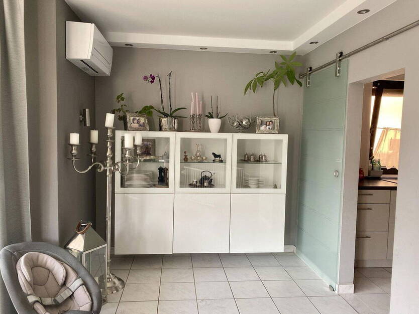 Attraktive, helle 3 ZKB-Wohnung mit neuw. EBK, Wintergarten und Garage in Süd-West-Lage