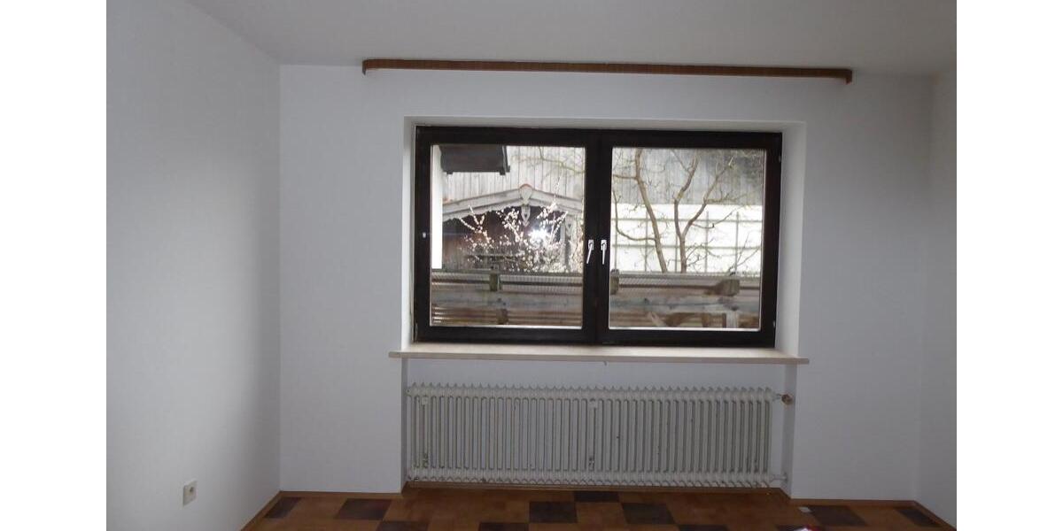 Etagenwohnung Trostberg - 3 Zimmer, 106 m&sup2;, 870&euro; | Angebot:26630182
