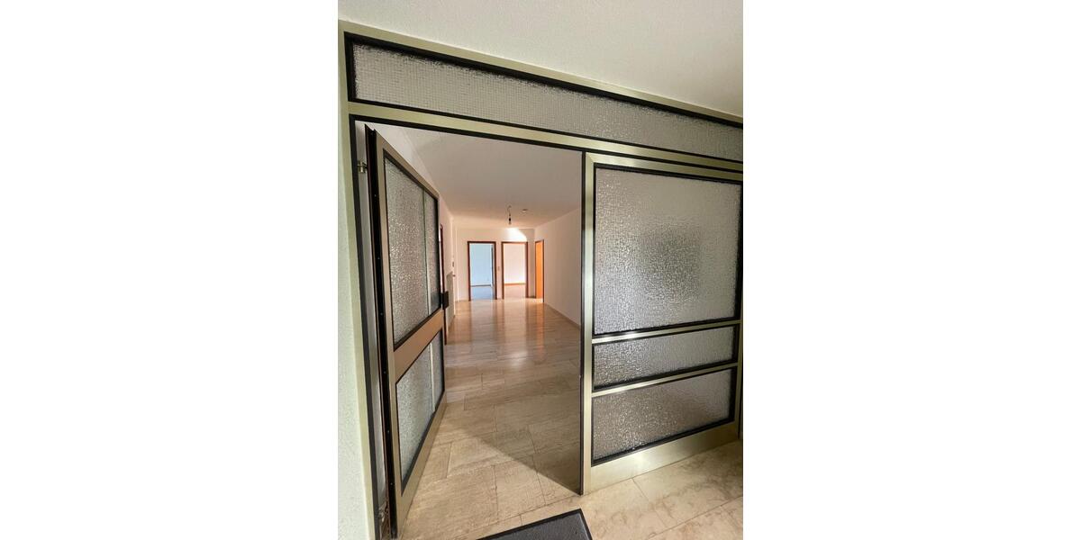 Hochparterre Morbach - 3 Zimmer, 108 m&sup2;, 650&euro; | Angebot:26409111