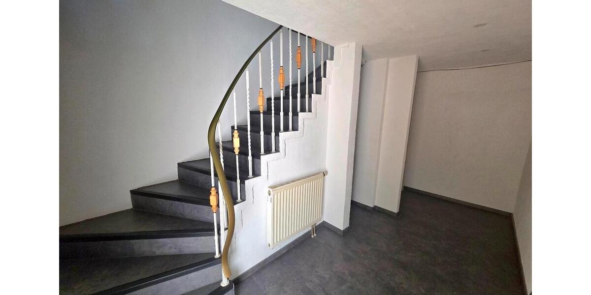 Einfamilienhaus Lauingen (Donau) - 8 Zimmer, 180 m&sup2;, 569.000&euro; | Angebot:26990503