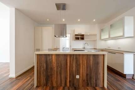 Wohnung zum Kaufen in Schwerin 320.000 € 125 m² 4 zimmer