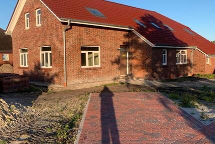 Ostfriesische Idylle trifft modernen Wohnkomfort – Sanierte Doppelhaushälfte in Rechtsupweg zimmer