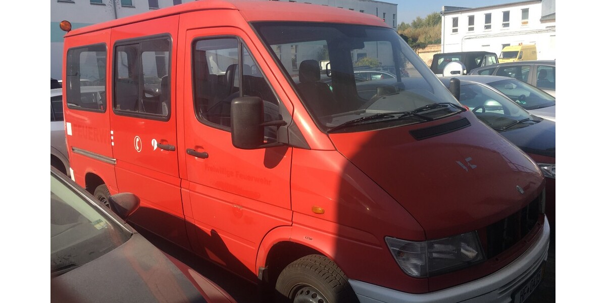 Mercedes-Benz Sprinter 178.000 km 8.300 € Berlin 10178