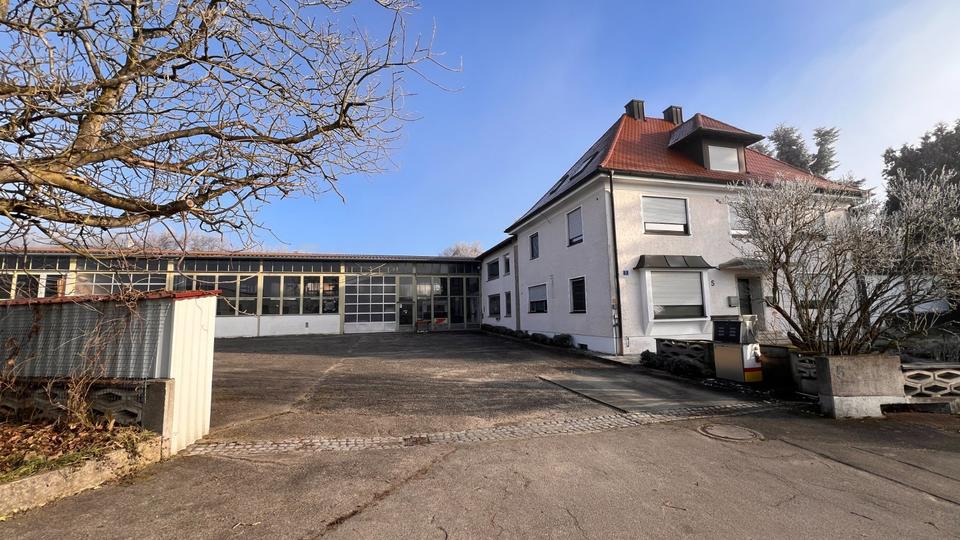 Besondere Liegenschaft (GewerbeWohnen) in reizvoller Lage zimmer