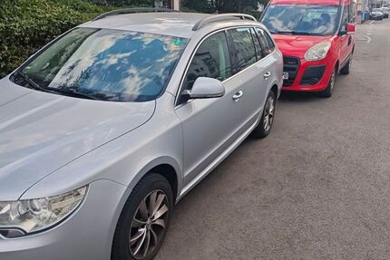 Skoda Superb 208.000 km 2.800 &euro; Frankfurt 60528