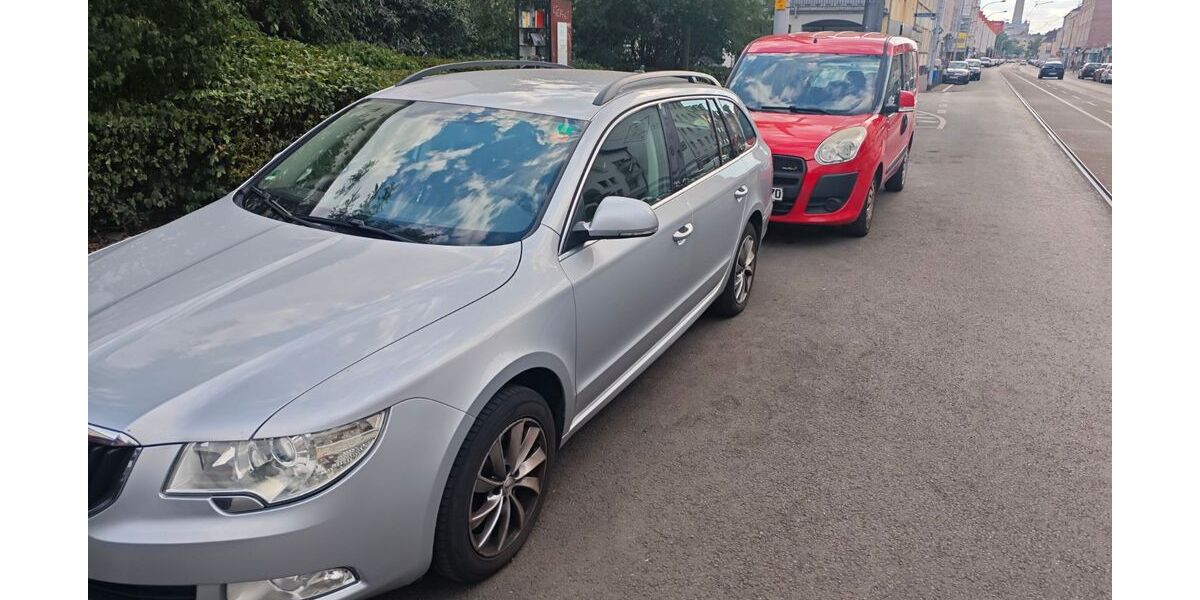 Skoda Superb 208.000 km 2.800 &euro; Frankfurt 60528