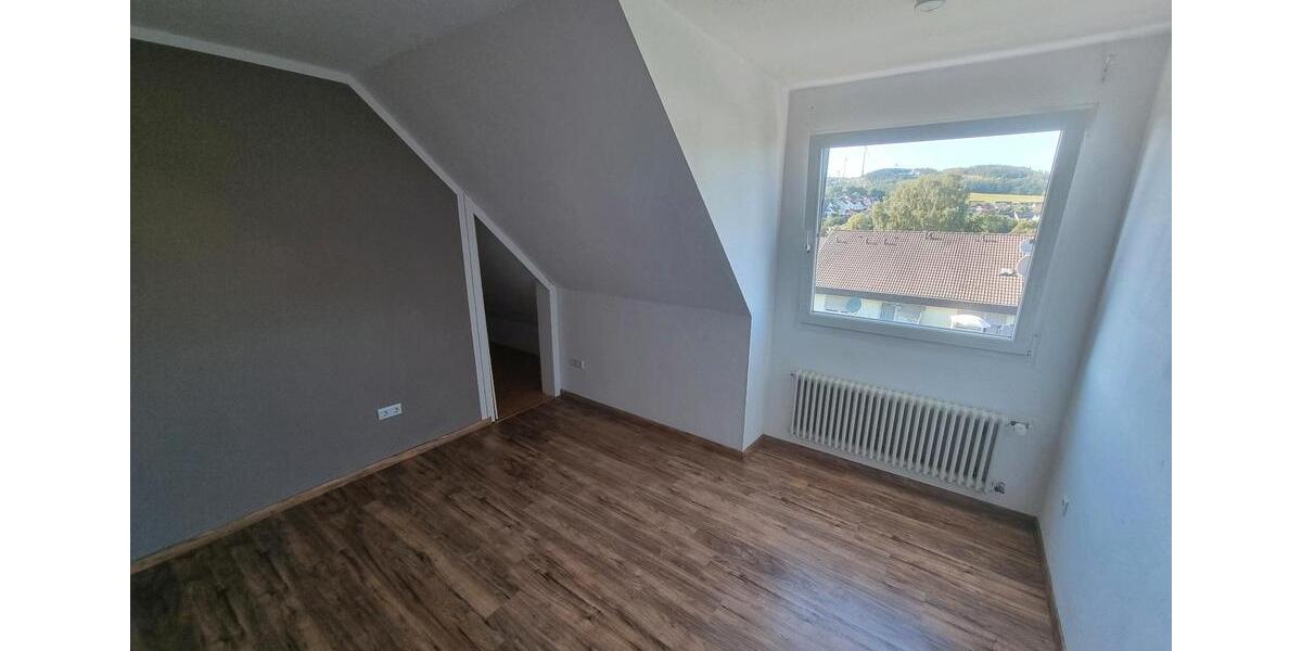 Doppelhaushälfte Neuenrade - 5 Zimmer, 168 m&sup2;, 225.000&euro; | Angebot:27151306