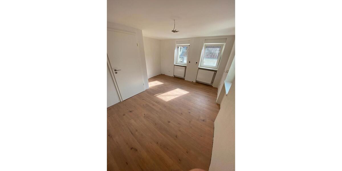 Einfamilienhaus Stromberg - 7 Zimmer, 130 m&sup2;, 1.300&euro; | Angebot:26472946