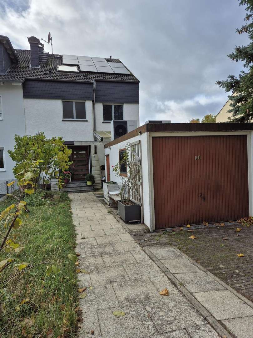 Haus zum Kaufen in Dreieich 840.000 € 180 m² 6.5 zimmer