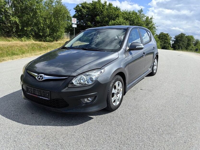 i30