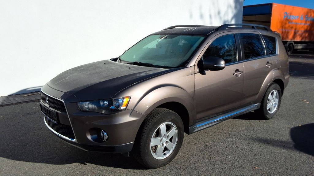 Mitsubishi Outlander 88.000 km 9.900 &euro; Berlin 13599