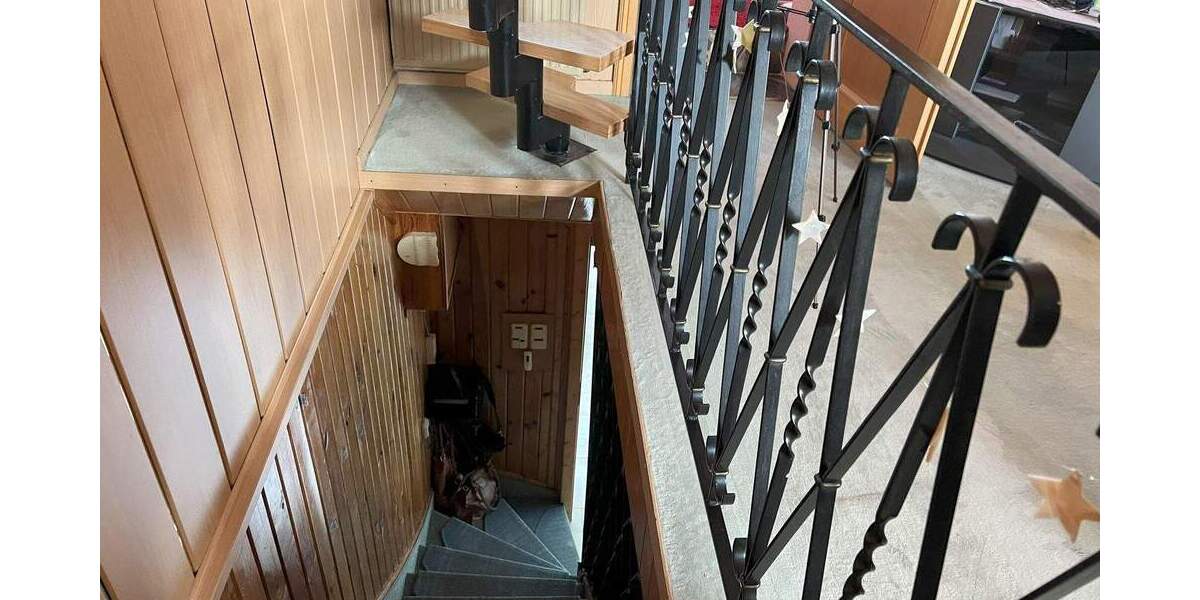 Doppelhaushälfte mit Einliegerwohnung*teilmöbeliert* 6 zimmer