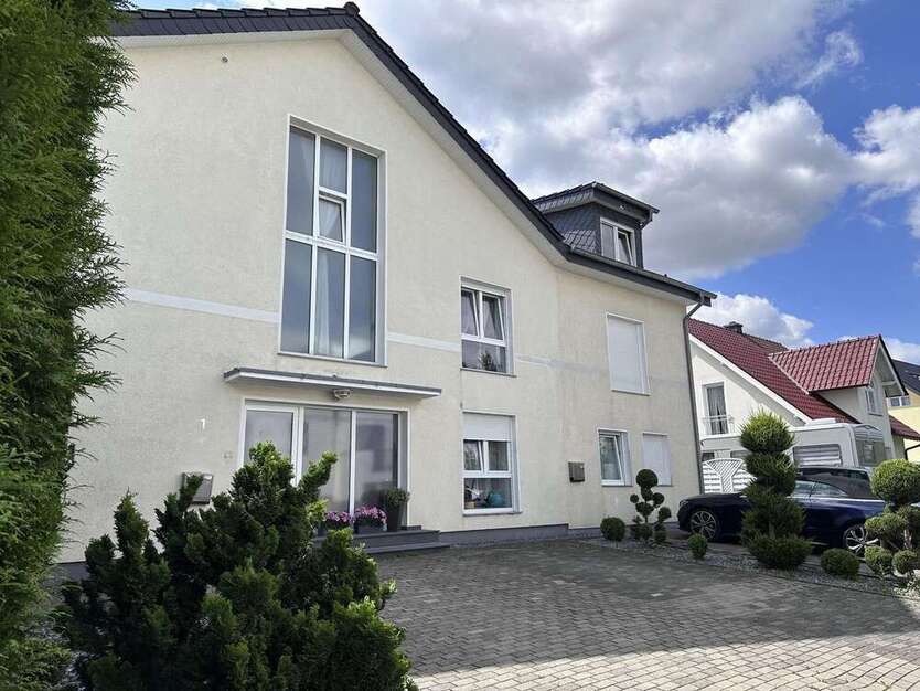 Haus zum Mieten in Lage 2.100 € 246 m² 7 zimmer