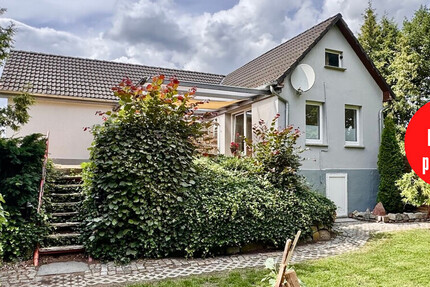 HORN IMMOBILIEN ++ liebevoll renoviertes Haus in Pasewalk Haus mit großem Grundstück und Garagen 4 zimmer