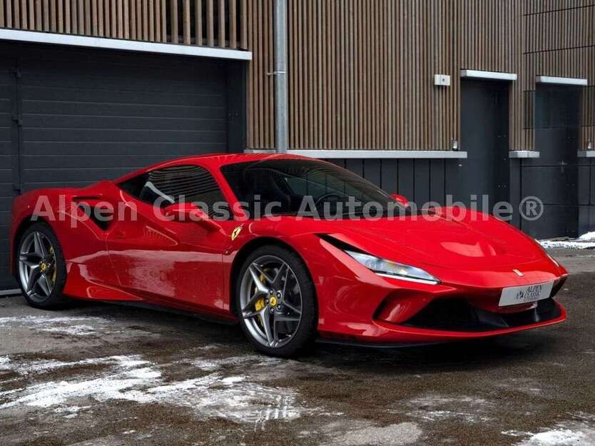 Ferrari F8 Tributo 15.600 km 299.900 € Irschenberg 83737