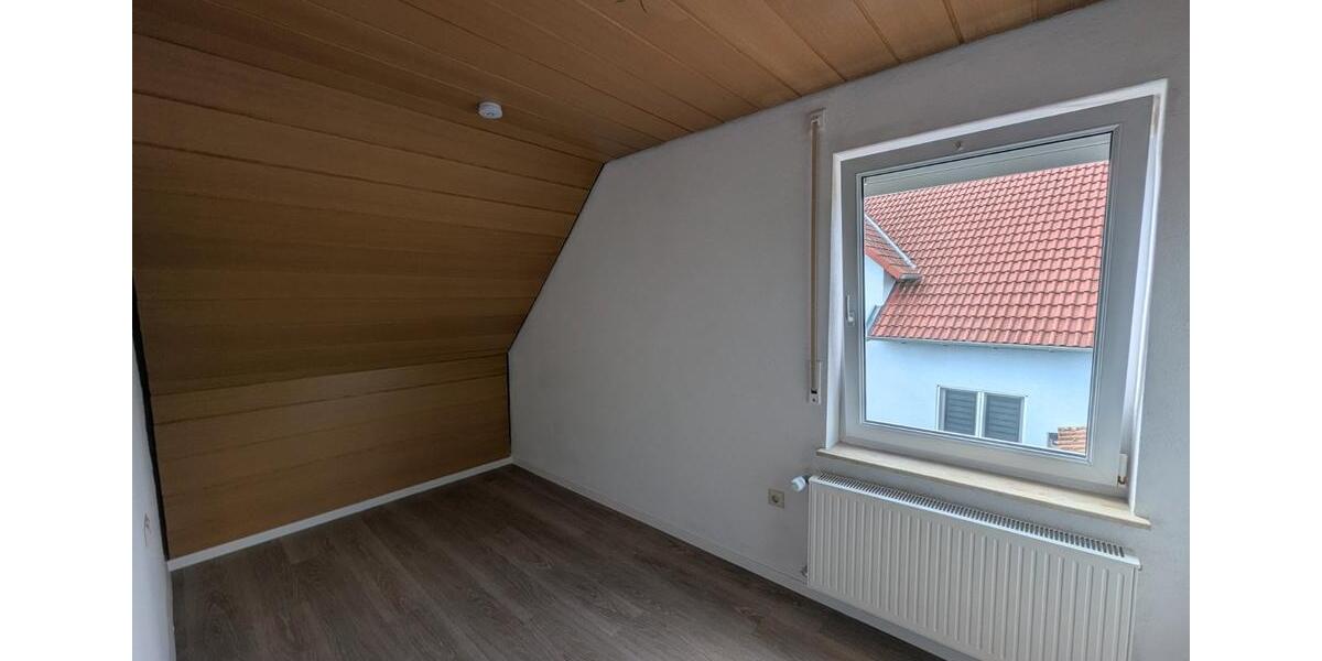 Dachgeschoßwohnung Satteldorf - 3 Zimmer, 62 m&sup2;, 650&euro; | Angebot:26581346
