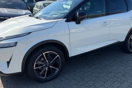 Nissan Qashqai 11.555 km 26.990 &euro; Arnsberg 59759