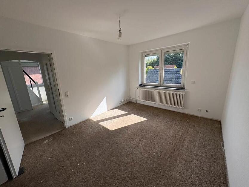 7,5 Zimmer Haus zzgl. Keller, DG, Garage, Stellplatz und Garten