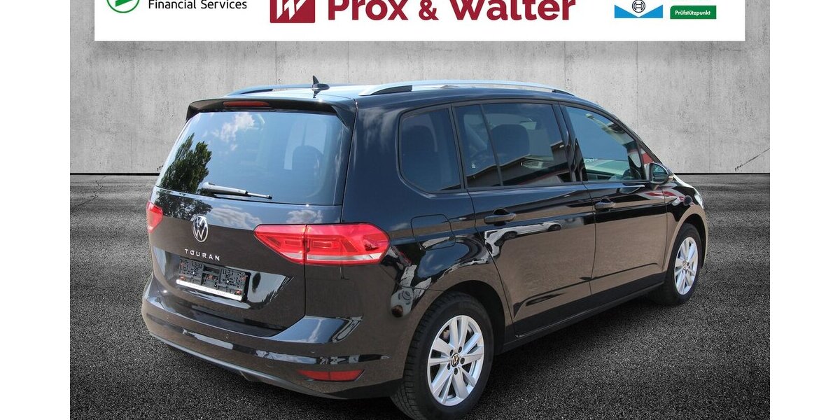 VW Touran 1.5 TSI 7-DSG Comfortline 7-SITZ+NAVI+AHK 25.069 km 32.790 &euro; Hagenow 19230