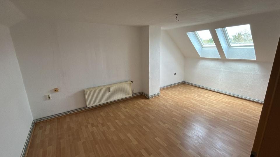 Dachgeschoßwohnung Aschersleben - 1 Zimmer, 34 m&sup2;, 200&euro; | Angebot:26181128