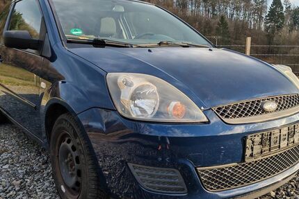 Ford Fiesta 205.000 km 1.050 &euro; Waldbröl 51545