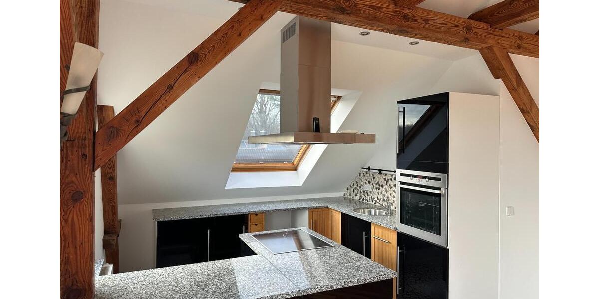 Großzügige 4-Zimmer-Wohnung mit Loft und Holzbalkendecke 4 zimmer