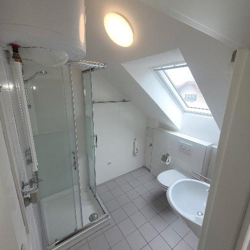 Dachgeschoßwohnung Salzweg - 1 Zimmer, 43 m&sup2;, 520&euro; | Angebot:26205606