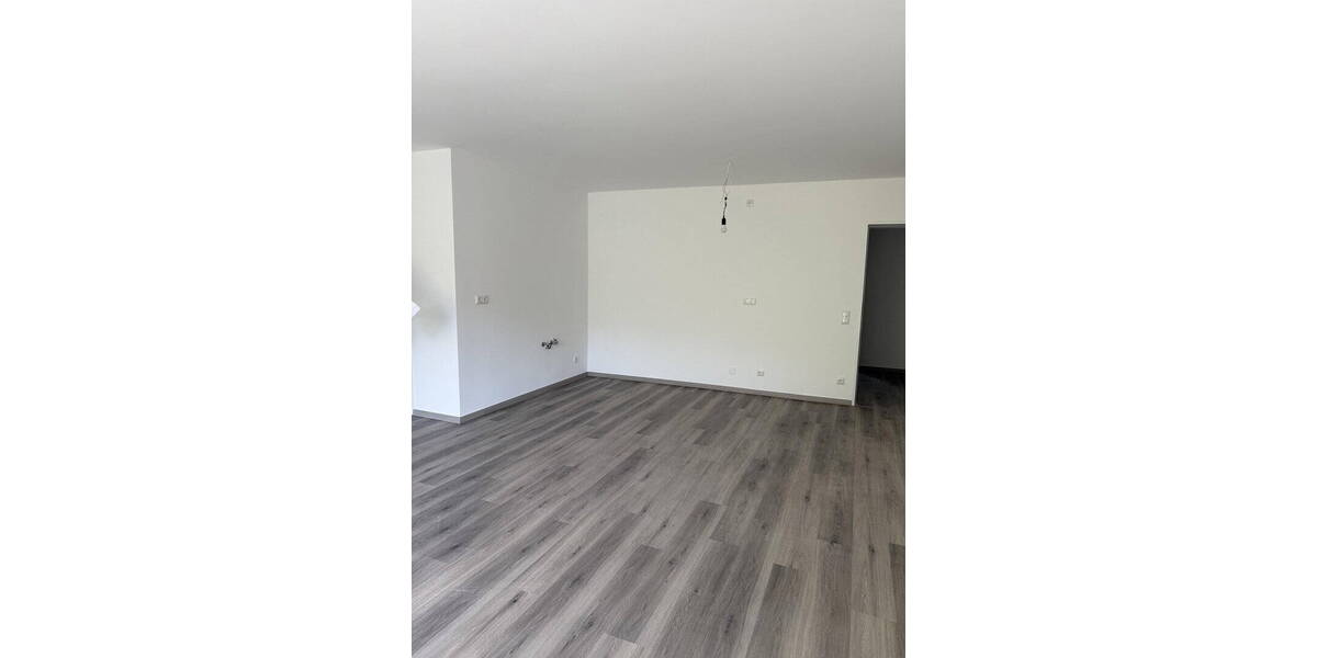 Etagenwohnung Düsseldorf Oberkassel - 2 Zimmer, 74 m&sup2;, 1.097&euro; | Angebot:26329682