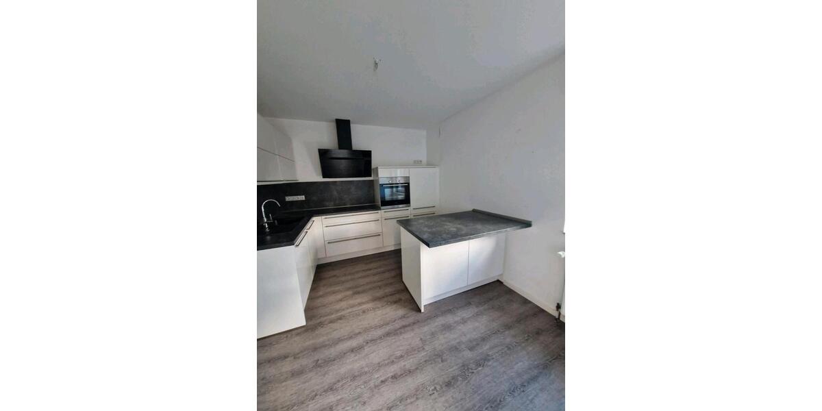 Einfamilienhaus Lotte - 8 Zimmer, 270 m&sup2;, 1.700&euro; | Angebot:25563059