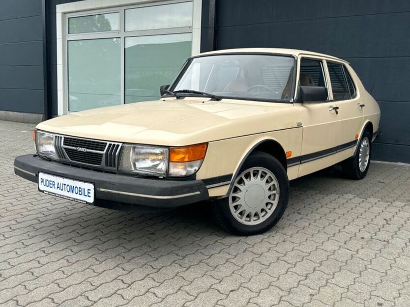 900