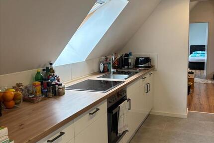 Moderne 3 Zimmer DG Wohnung mit EBK 3 zimmer