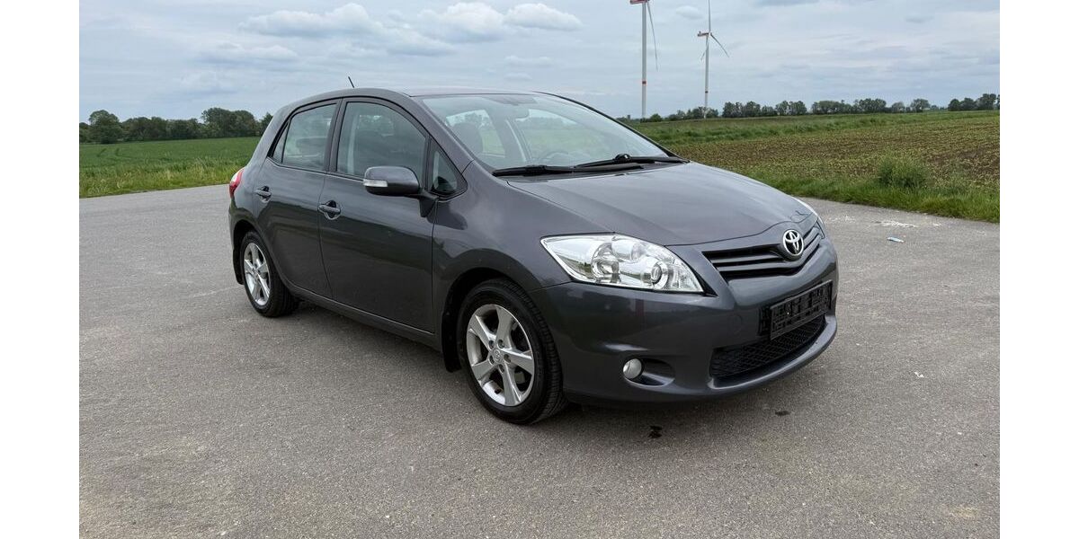 Toyota Auris 117.320 km 6.500 &euro; Alsdorf 52477