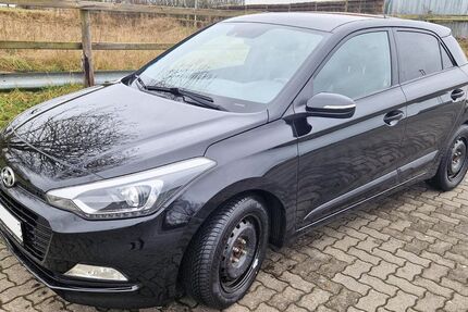 Hyundai i20 82.000 km 9.250 € Miehlen 56357