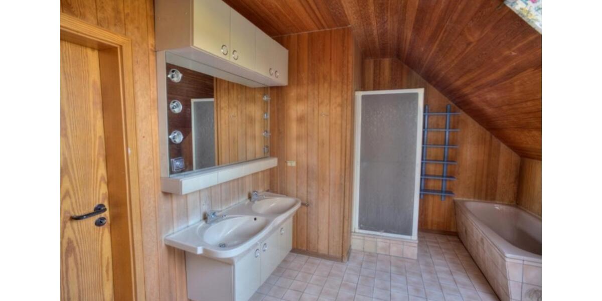 Freistehendes Einfamilienhaus mit großem Garten und Kamin 6 zimmer