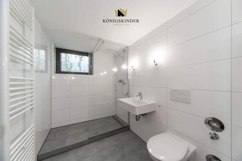 Dreifamilienhaus mit großem Grundstück und Entwicklungspotenzial 9 zimmer