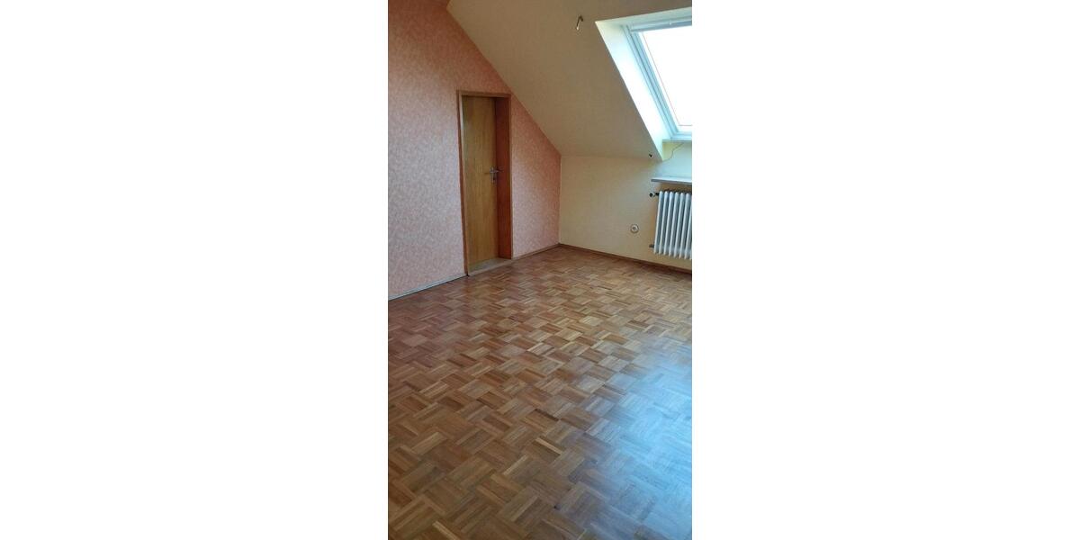 Dachgeschoßwohnung Tirschenreuth - 3 Zimmer, 63 m&sup2;, 125.000&euro; | Angebot:26225111
