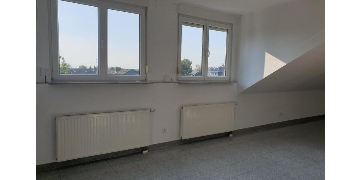 Moderne Dachgeschosswohnung mit Dachterrasse und Kamin 3 zimmer